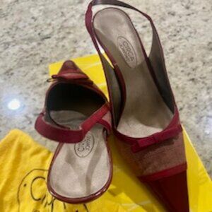 Circa Joan & David Heel. Dark Red in Fabric and Paten with Bow Detail. Size 9M